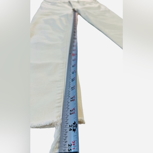 Mother The Rascal Crop Frey, Jeans, Straight Leg, Color Cream Puff, Size 27 - Picture 13 of 14